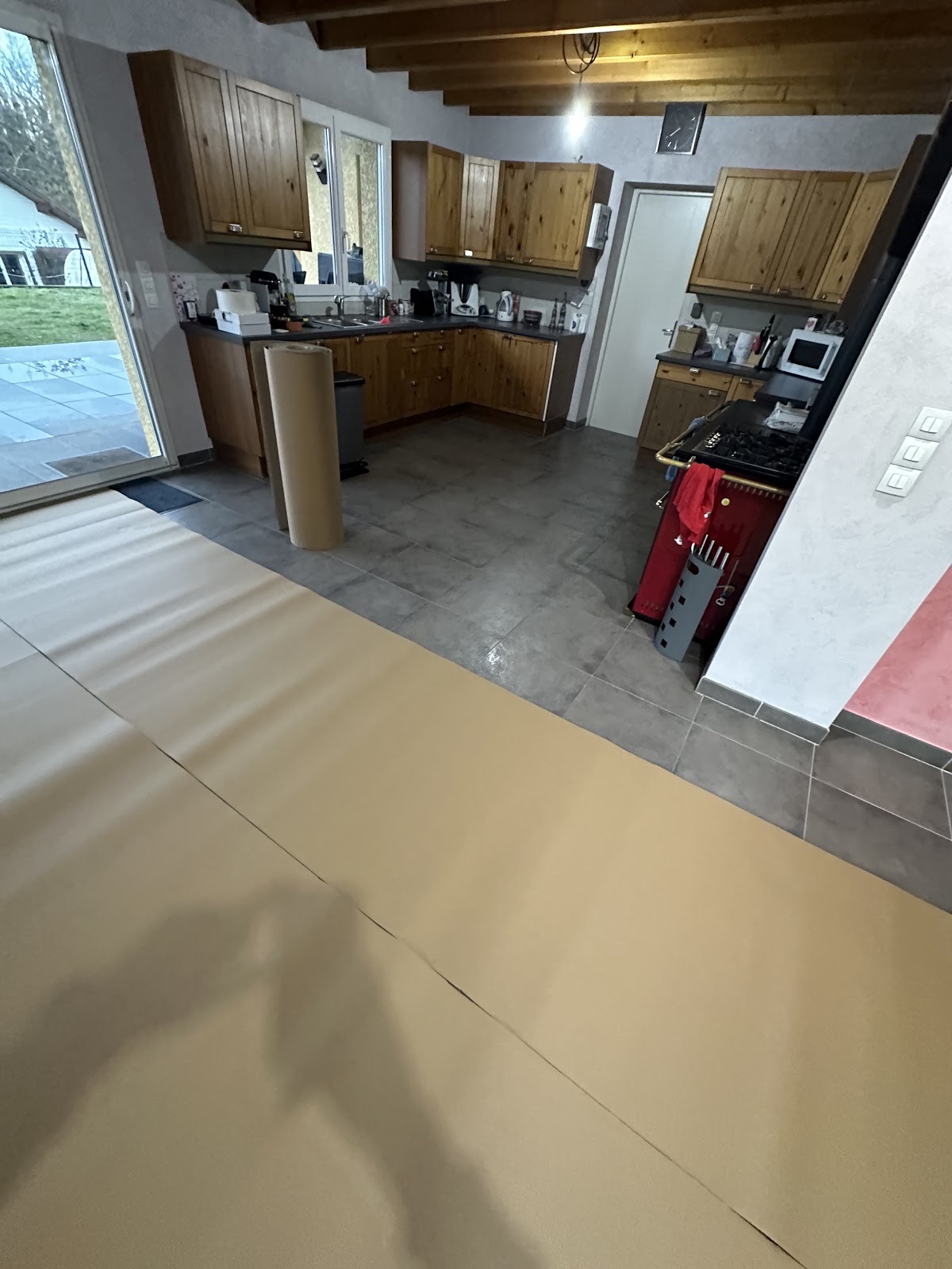Cuisine protégée avant travaux, visite chantier KGK en Haute-Savoie