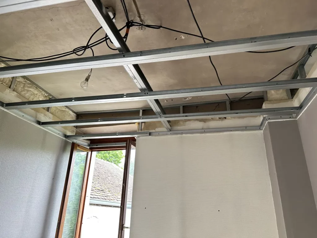 Ossature métallique de plafond à Bonneville (Haute-Savoie) — KGK Travaux Intérieurs
